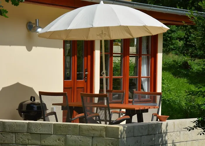 Bungalows Am Waldessaum Bei Hohenzieritz